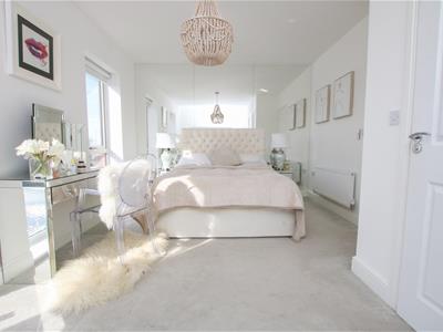 BEDROOM 1 - MARINA VIEW